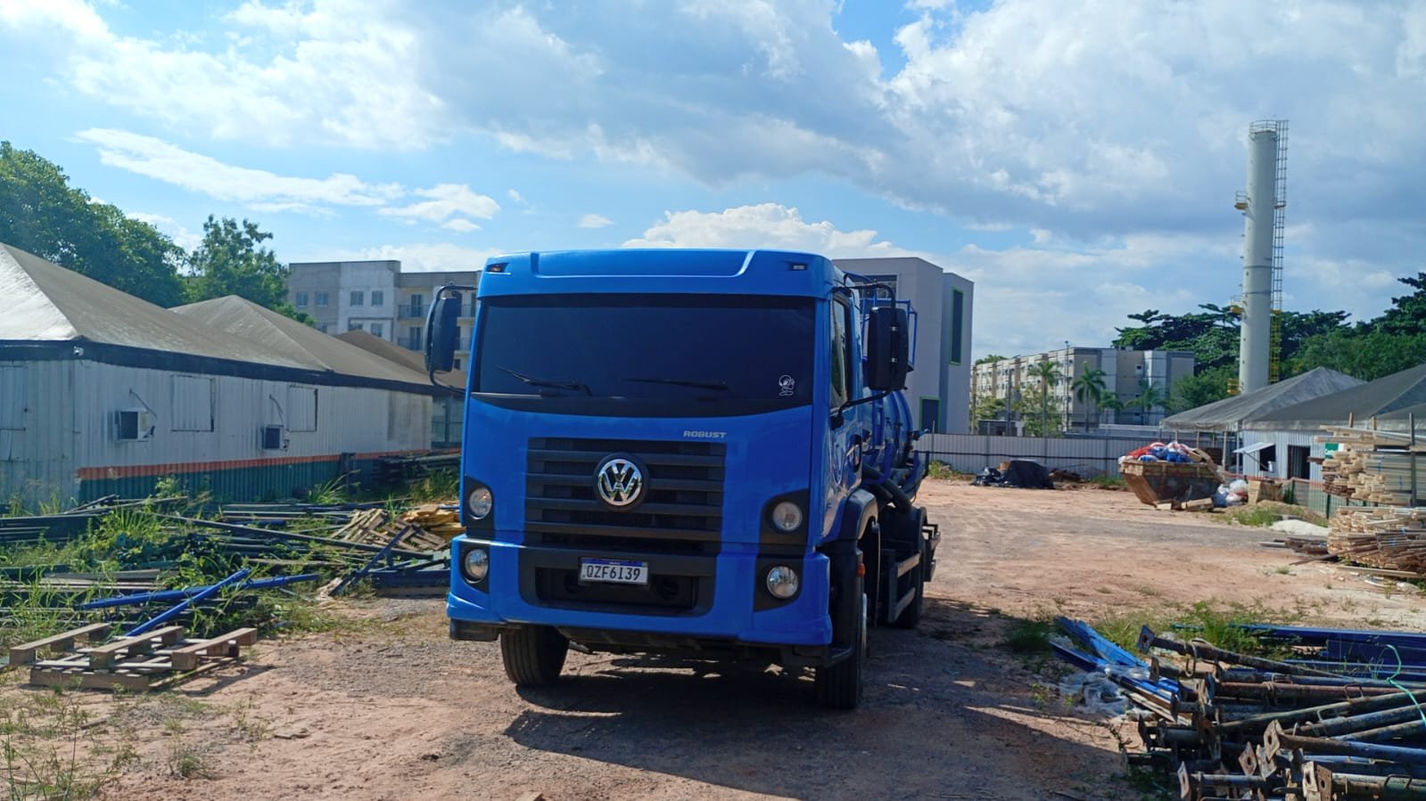 Caminhão de Limpeza de Fossa